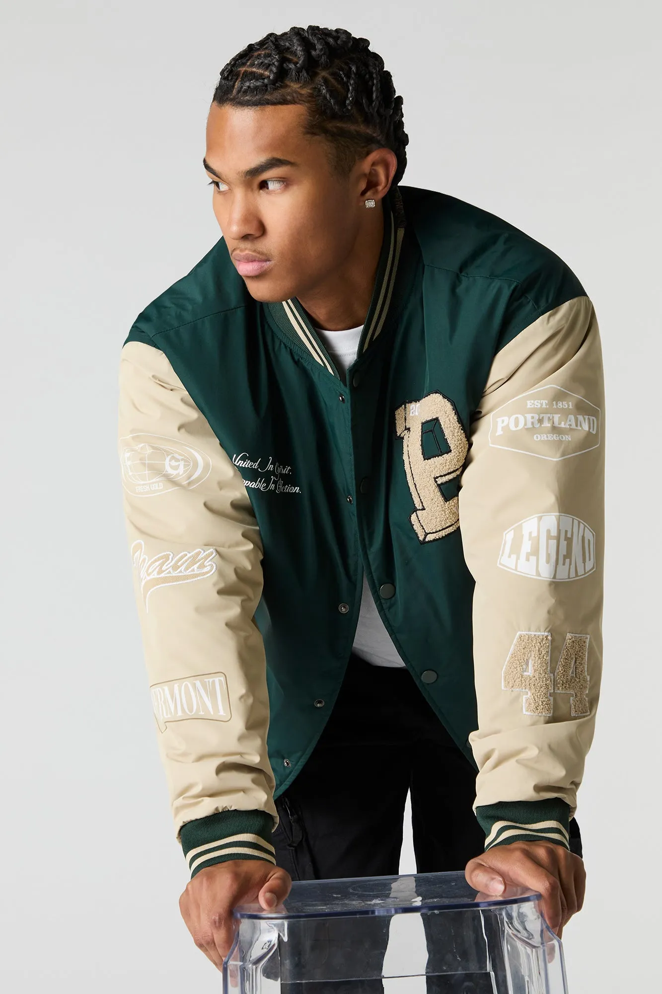 Blouson aviateur de style universitaire