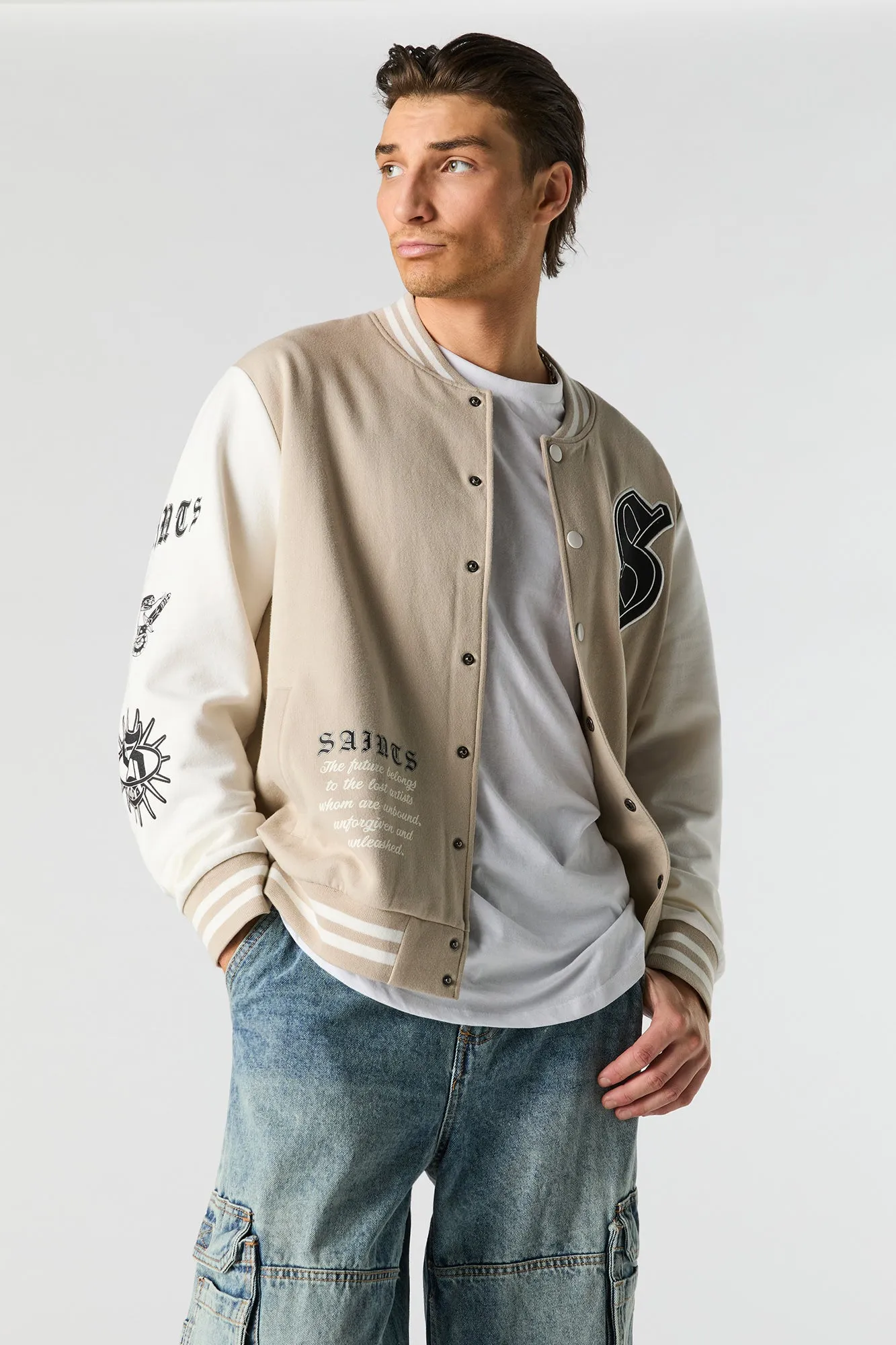 Blouson de style universitaire en molleton imprimé avec motif brodé