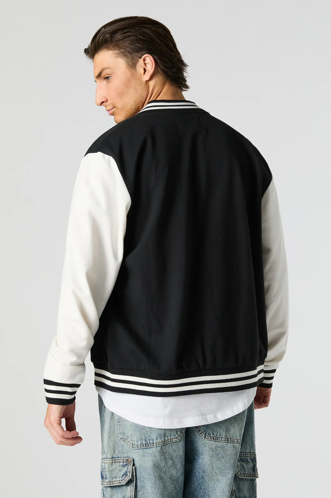 Blouson de style universitaire en molleton imprimé avec motif brodé