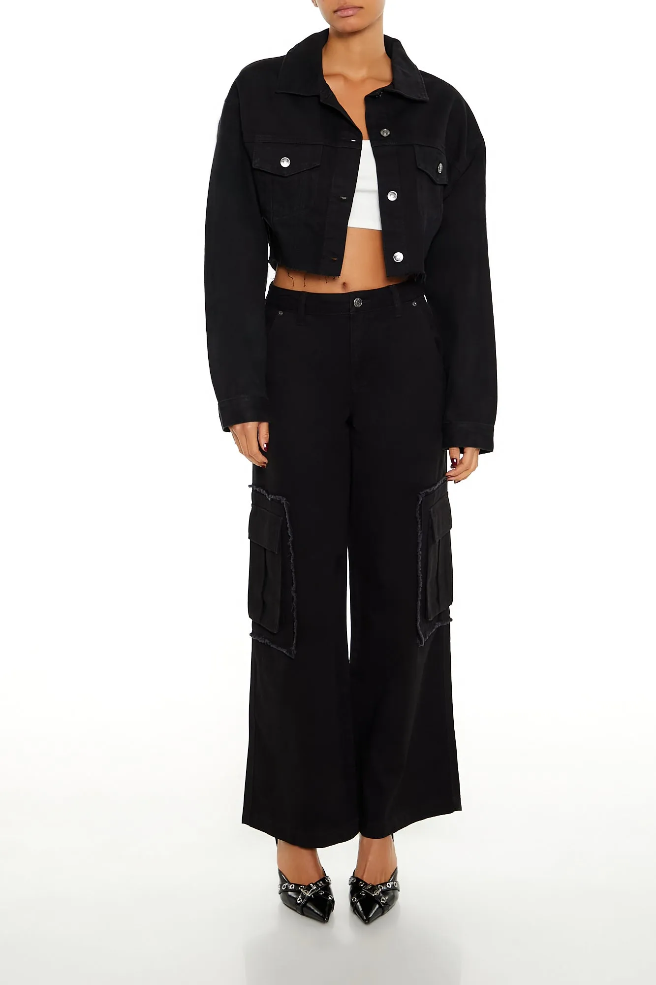 Blouson en denim court avec chaîne et pierres du Rhin