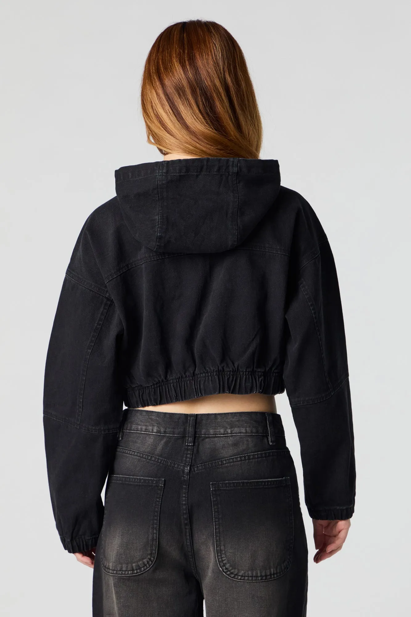 Haut à capuchon en denim court avec fermeture à glissière